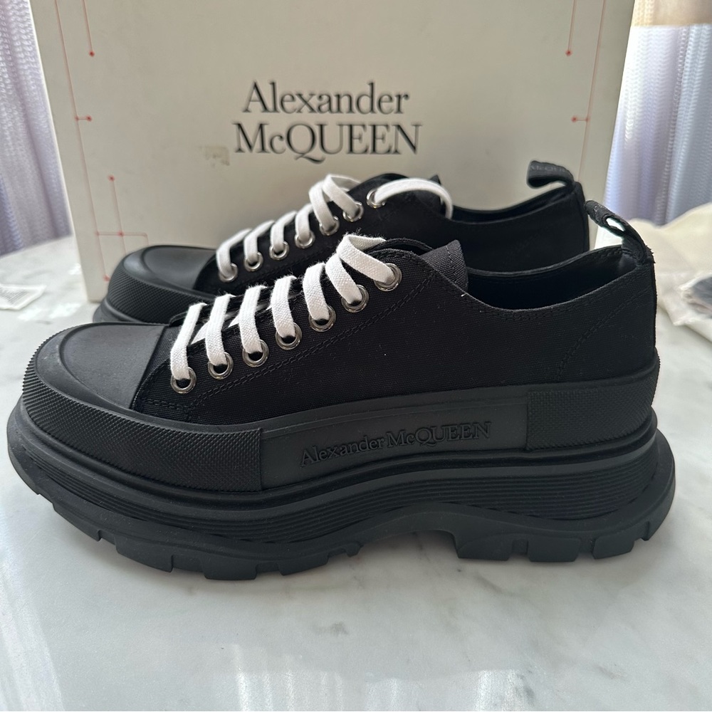 Alexander McQueen / men’s size 41 / brand new